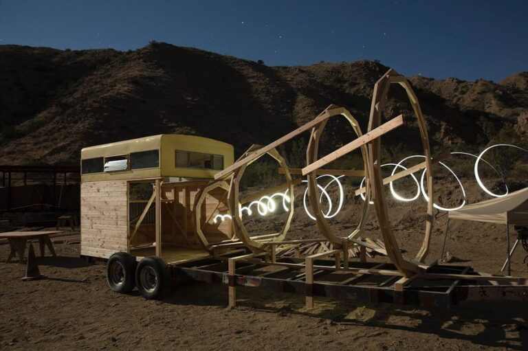 hello-wood-space-saloon-morongo-valley-california-wooden-workshop-1