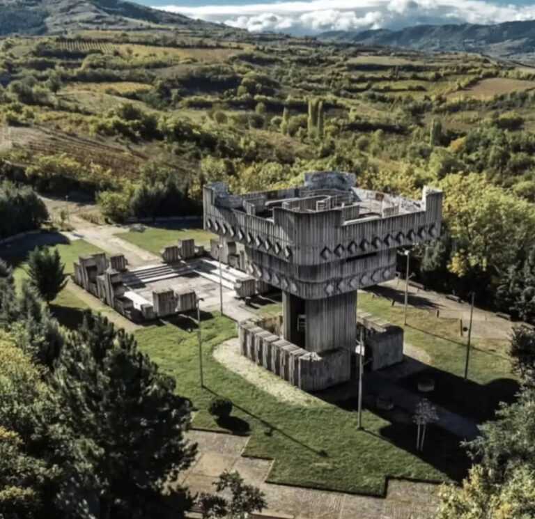 brutaltorony